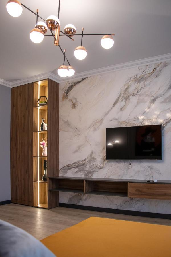 Royal 2 Apartments On Shevchenka 38 Str Львов Экстерьер фото