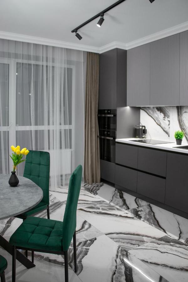 Royal 2 Apartments On Shevchenka 38 Str Львов Экстерьер фото