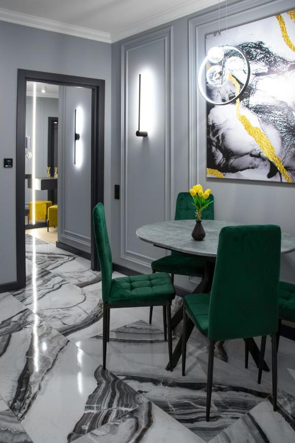 Royal 2 Apartments On Shevchenka 38 Str Львов Экстерьер фото