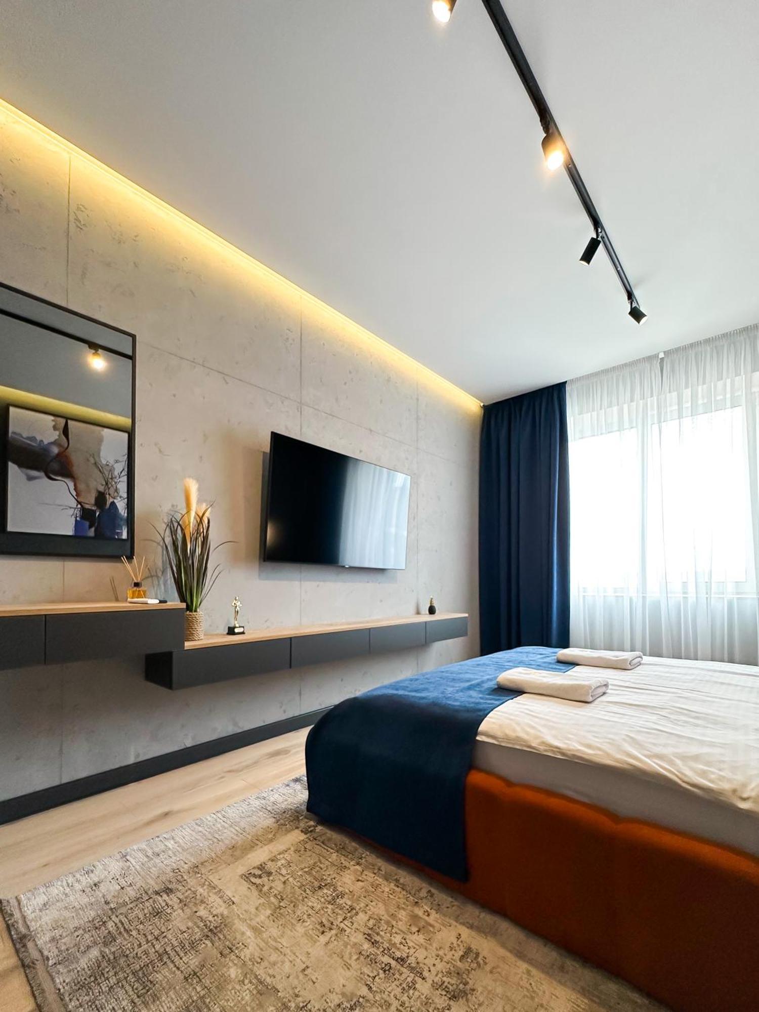 Royal 2 Apartments On Shevchenka 38 Str Львов Экстерьер фото