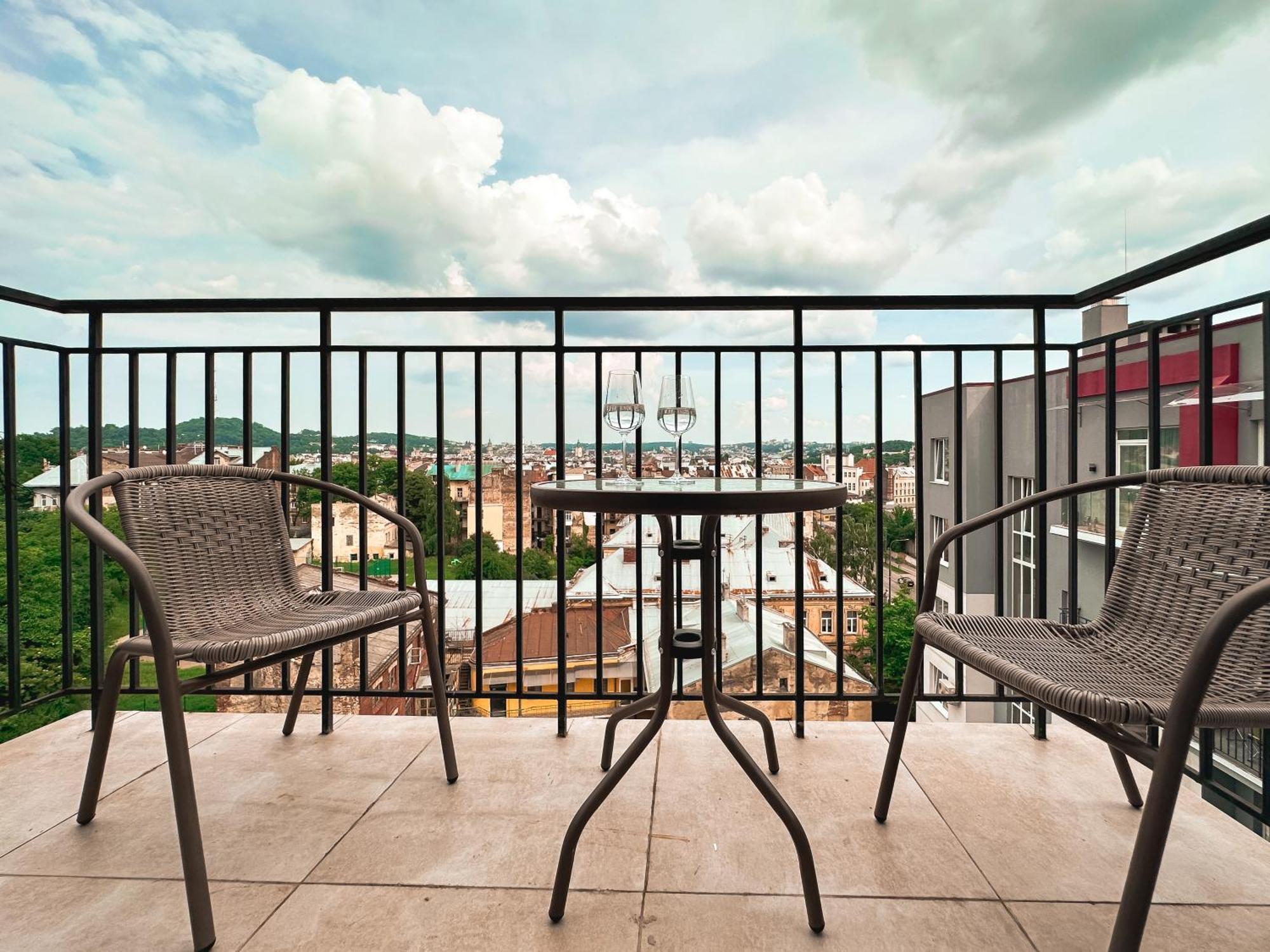 Royal 2 Apartments On Shevchenka 38 Str Львов Экстерьер фото